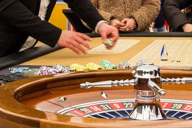 What are the benefits of playing live dealer roulette?